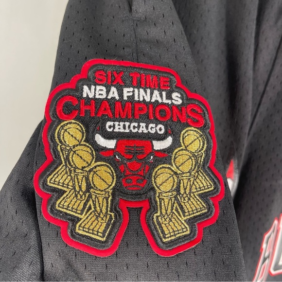 NWT PRO STANDARD CHICAGO BULLS BLACK MESH CAPSULE SHORTS Men’s Size Medium - Picture 7 of 15